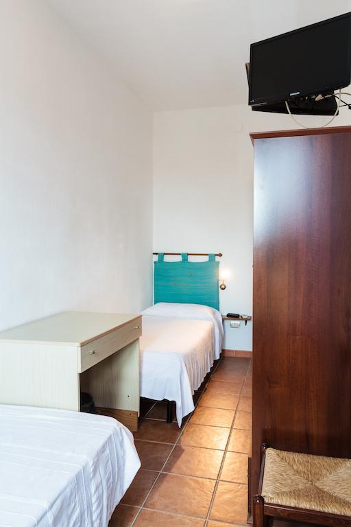 La Mezzanella Guesthouse Porto Torres Chambre photo