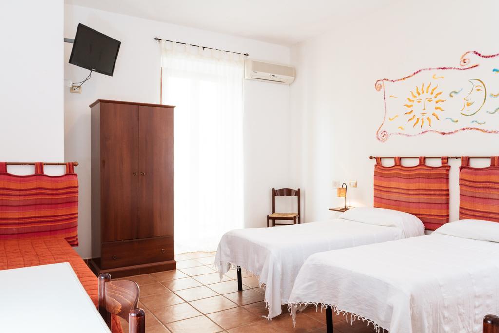 La Mezzanella Guesthouse Porto Torres Chambre photo